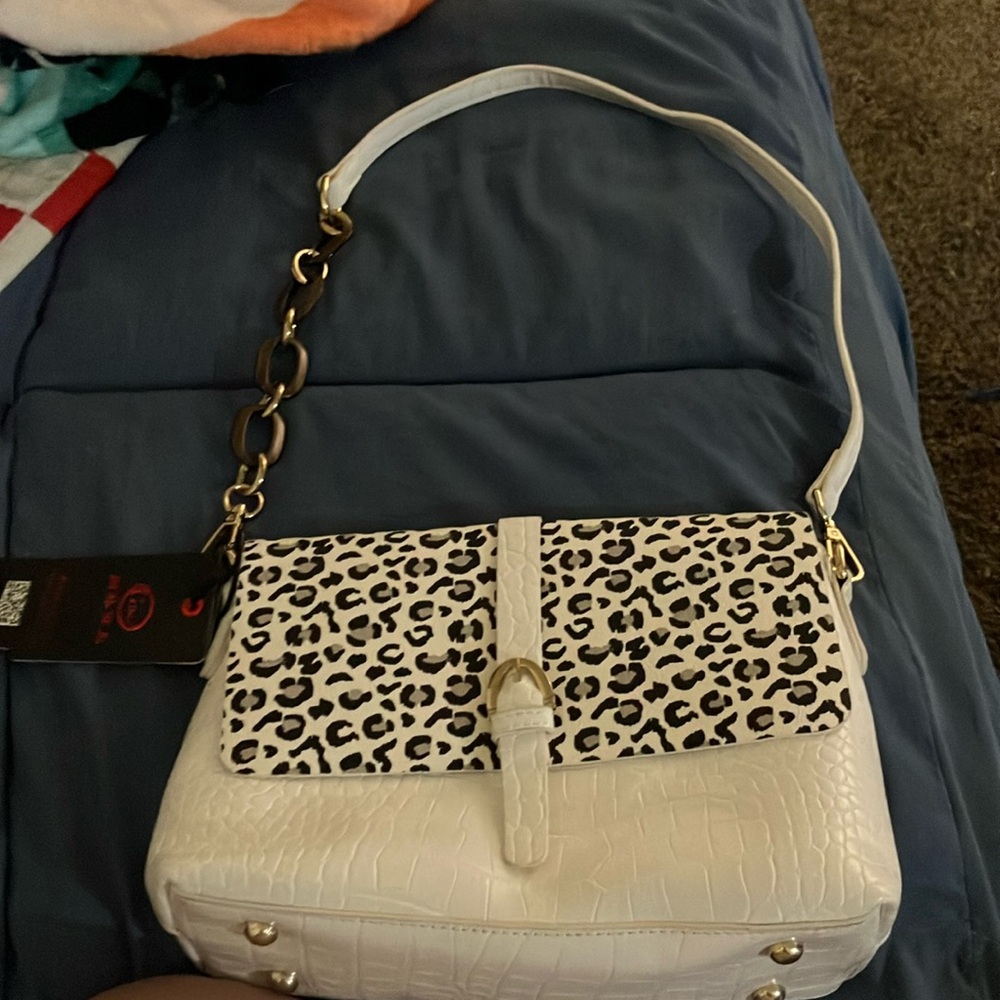 BNWT WHITE WITH ANIMAL PRINT PURSE